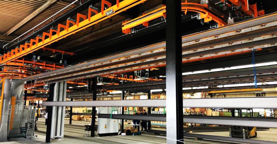 power and free, dropsecties, kettingbanen, kettingbaansysteem, monorailsysteem, GIS-takels, cleantrack, bovenloopkranen, zwenkkranen, intern transportsysteem, traversekranen, verdeelbrug, spuitrobots, peodercoatingstraat, poedercoatcabine, moffelovens, baden